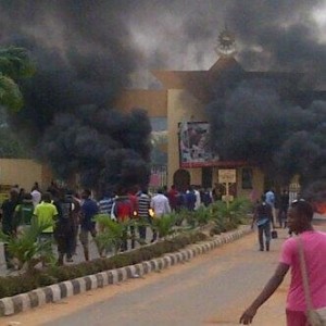 Shocking: LAUTECH students on rampage as 3 students reported dead