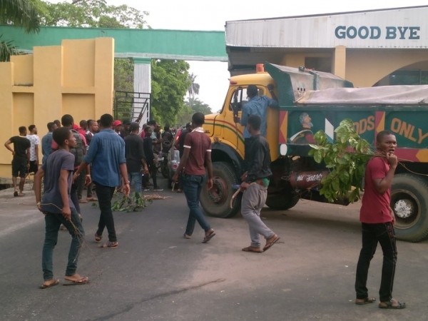 Futo Students Protest Over  School Fees Increment