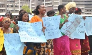 Market Women Protest ASUU Strike At N-Assembly