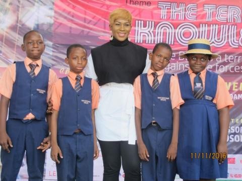 Photos Of Stephanie Linus Mentoring Students At the 2016 Book & Arts Festival