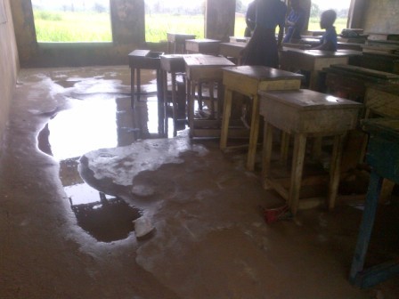 Students Learn In Water-logged Classroom In Akwa-Ibom