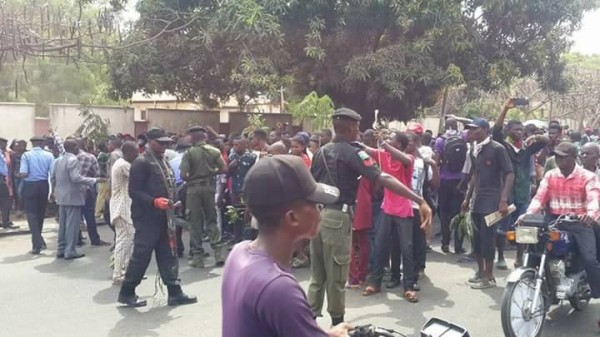 Jamb Candidates Obstruct Free Movement At Benue Govt House