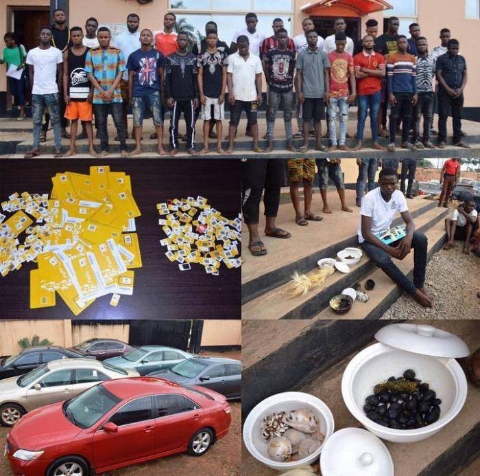 EFCC Raids OOU Hostel, Arrests Students, Recovers Millions