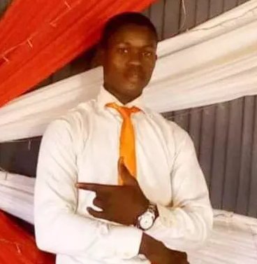 Photo Senior Prefect falls to death trying to pluck fruit for teacher 