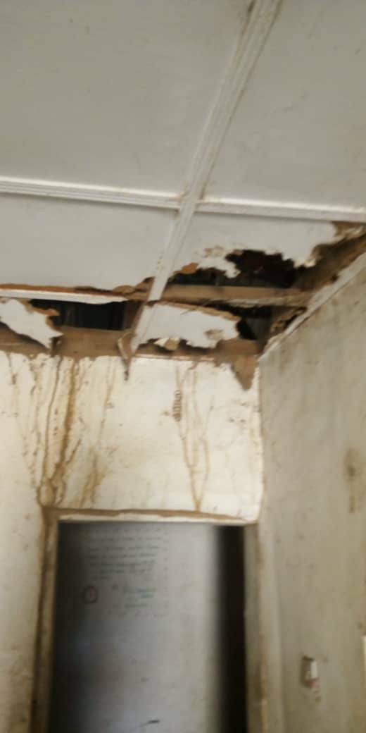  Photos See the terrible state of the ceilings at Corper
