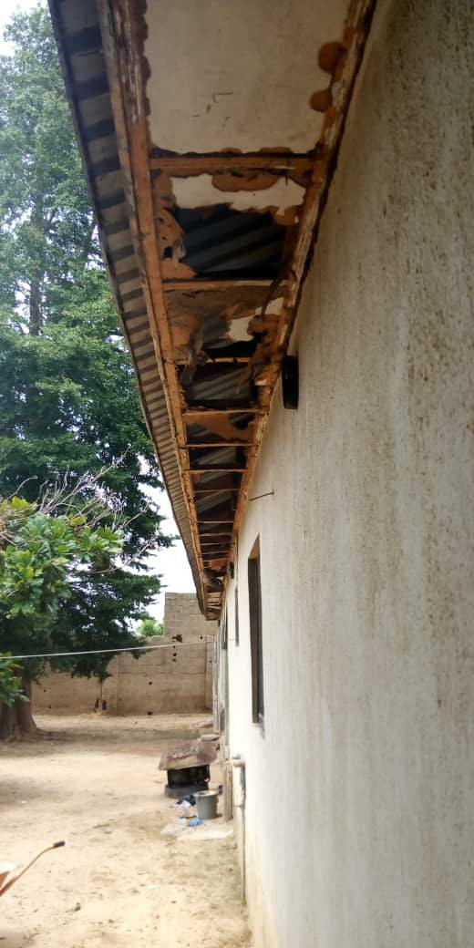  Photos See the terrible state of the ceilings at Corper