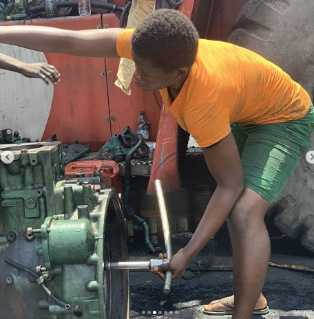 A 17-Year-Old Girl is Offered a scholarship After a Video of her Repairing a Forklift Emerges Online