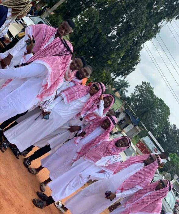 AAU Final Year Students Rock Arab Apparel for Graduation