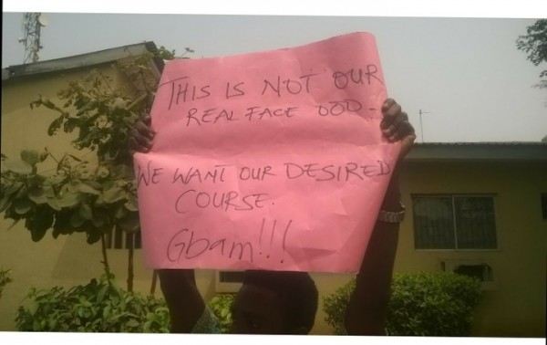 UNILAG Students Express Unhapiness Over Results in New Protest....