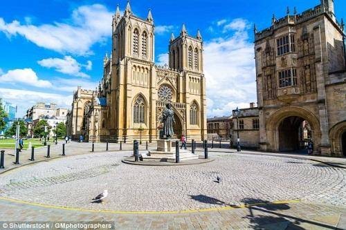 Engineering Scholarships for Overseas Students At University Of Bristol - UK 2018