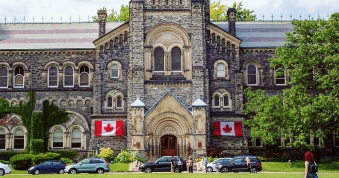 Dean’s Information Scholarships 2021 At University of Toronto – Canada