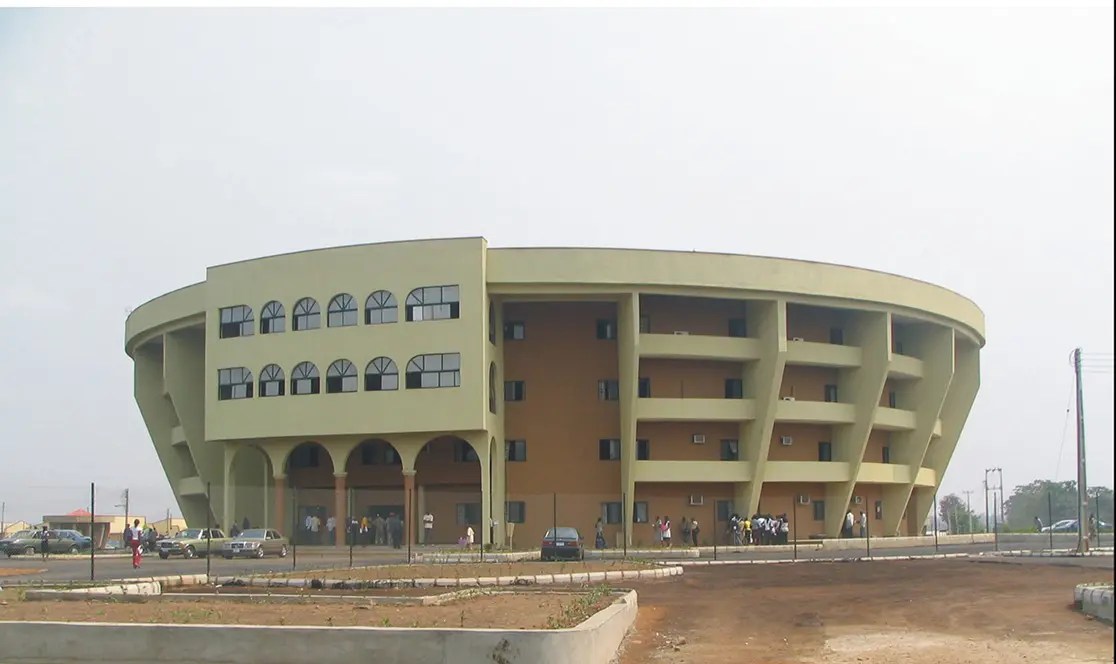 LAUTECH Admission Requirements For UTME & Direct Entry Candidates