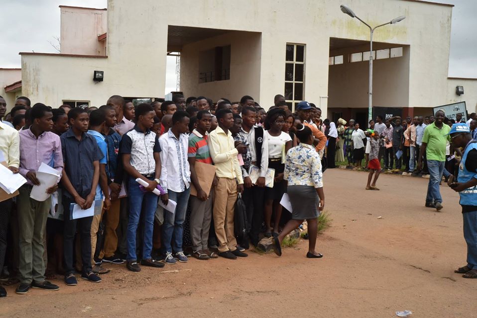 Over 20,000 Jostle for 4,000 Slots as FUTA Starts 2016 Admission Exercise