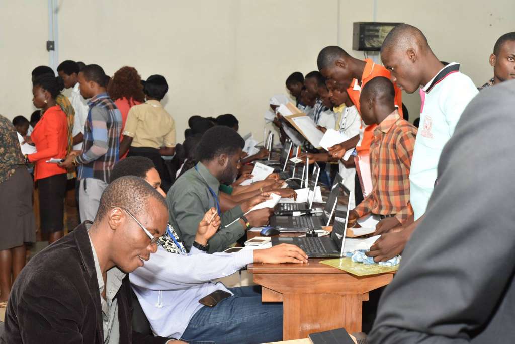 OVER 20000 JOSTLE FOR 4000 SLOTS AS FUTA COMMENCES 2016 ADMISSION EXERCISE 1