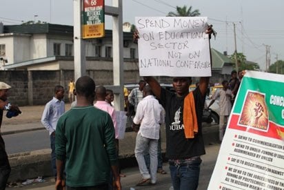 Poly Students Protest in Lagos Saying 'Spend Money on Education, not Confab'