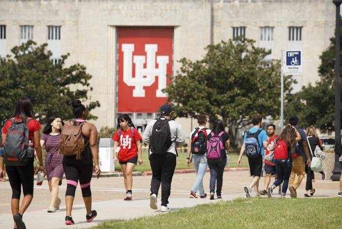 2020 Victoria Merit Scholarships At University of Houston - UK