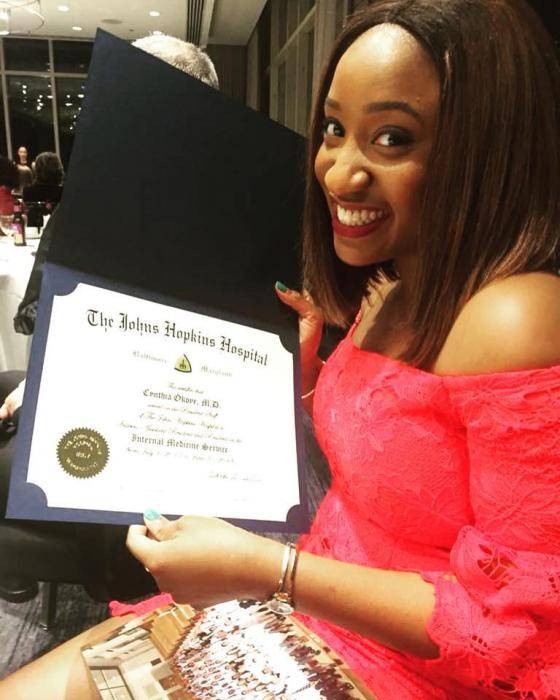 Lady Who Promised to Be a Doctor After Her Dad's Death, Finally Graduates as a Doctor