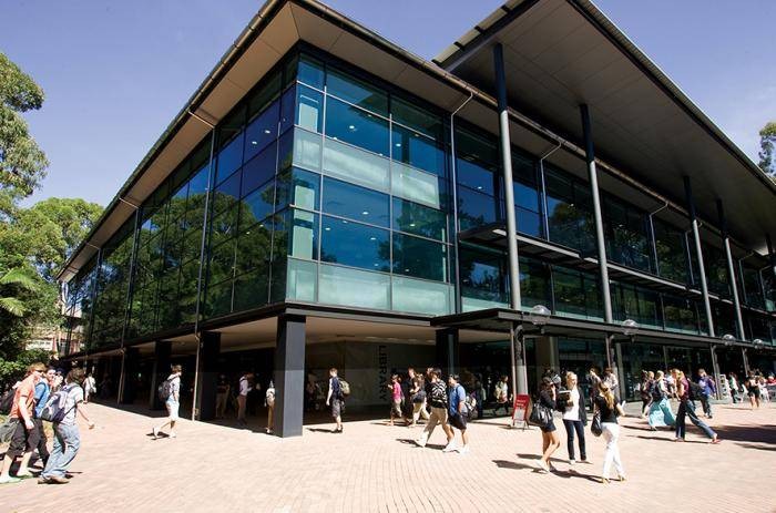 International Scholarships at University of Wollongong – Dubai, 2022