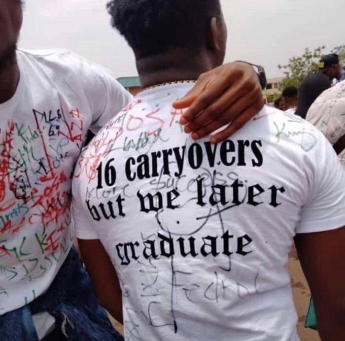 Proud graduate details his adversities (photo)