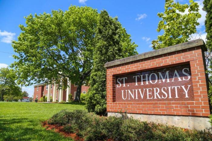 Chancellor’s International Scholarship At St. Thomas University – Canada 2021