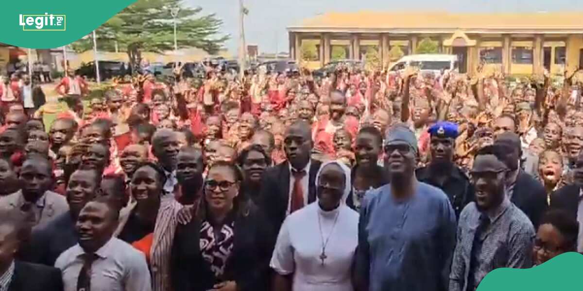 UTME 2024: Jubilation as Kwara governor visits school where 35 students scored 300 and above