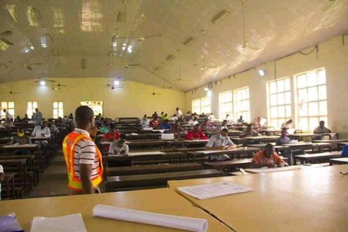 AKSU Examiners Observe Social Distancing in Exam Hall (photo)
