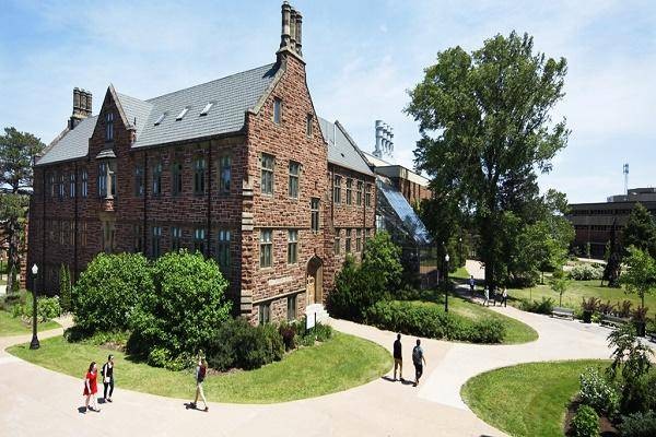 Top International Student Scholar Award at Mount Allison University - Canada, 2020