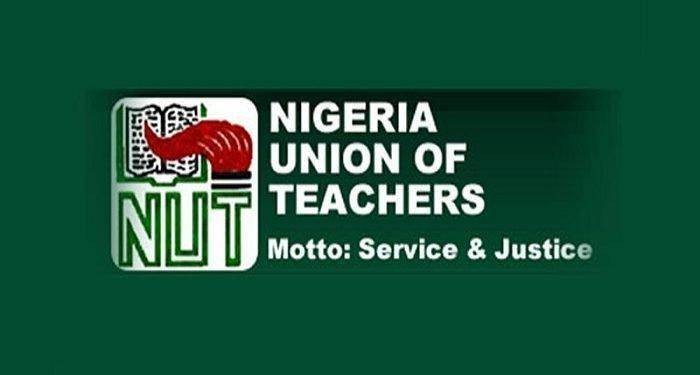 Edo teachers call off strike