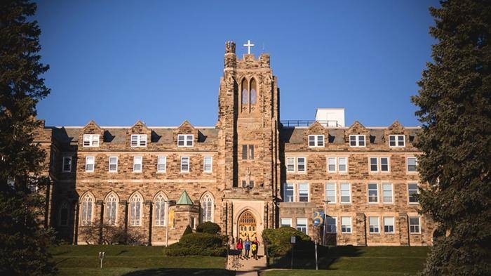 2020 International Baccalaureate Scholarships at Brescia University, Canada