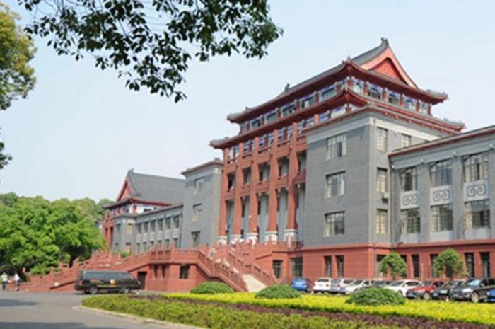 Excellent Freshman Scholarships 2022 at East China Normal University – China