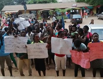 Candidates, Tutorial Owners Protest, Seek Reduction in JAMB Cut Off - Ilorin