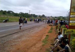 Rufus Giwa Poly Students Protest Hike Fee, 'No School Fees Payment, No Test' Order