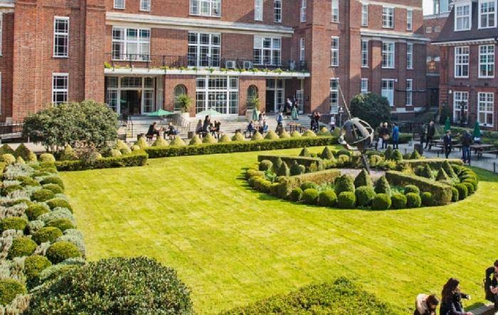 International Huckletree Scholarships at Regent’s University London – UK, 2022