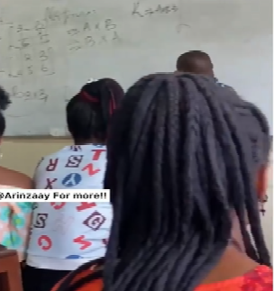 Lecturer gets stuck while solving a mathematics question in class (video)